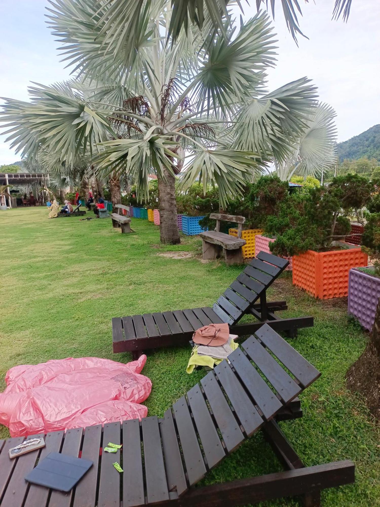 Glossy Marina Homestays Lumut Buitenkant foto